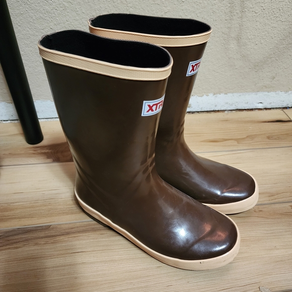 Xtratuf Other - Big Kid's Legacy Brown Xtratuf Waterproof Rubber Rain Boots